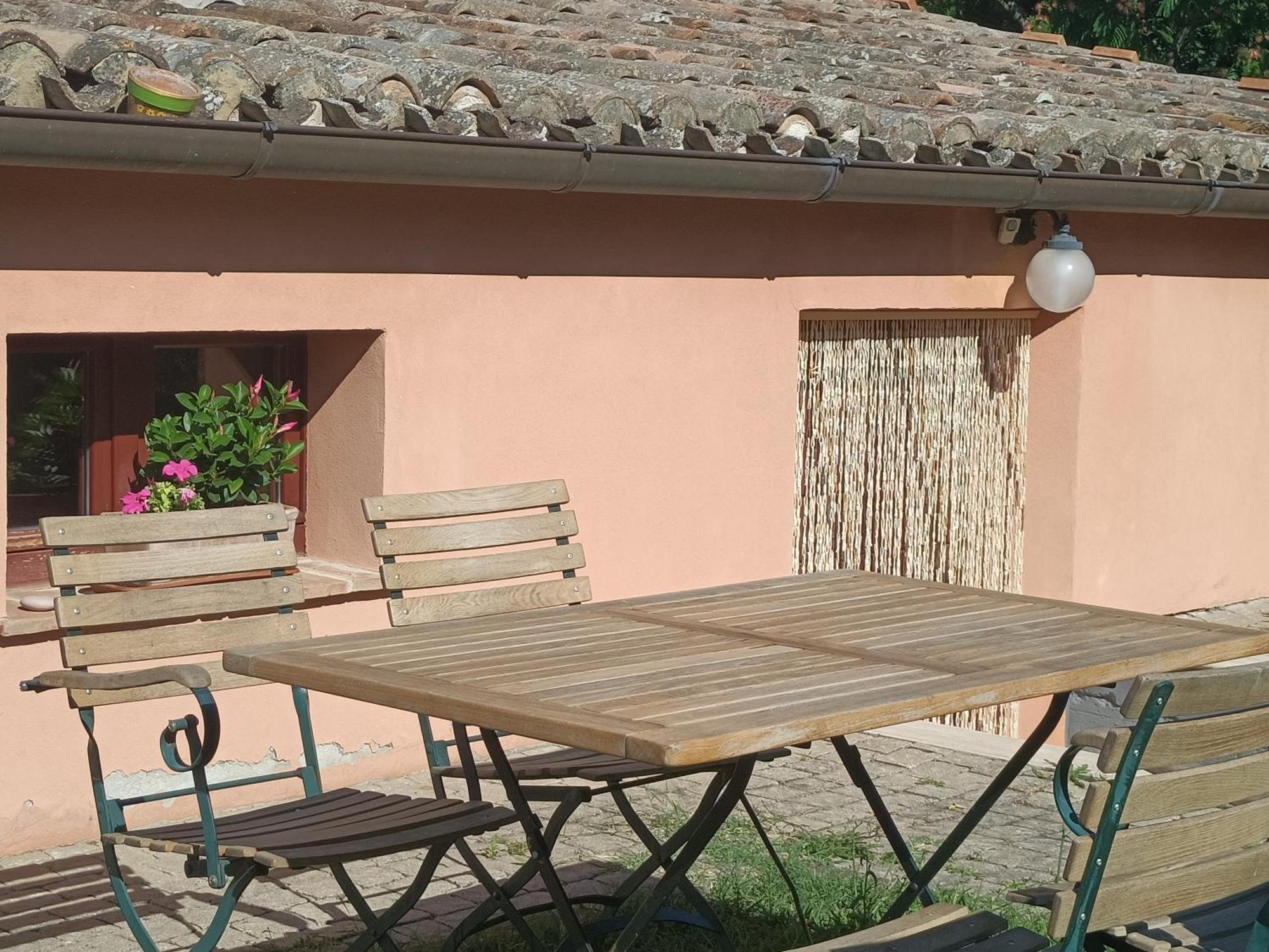 Отель Casale Il Girasole Barbara Экстерьер фото